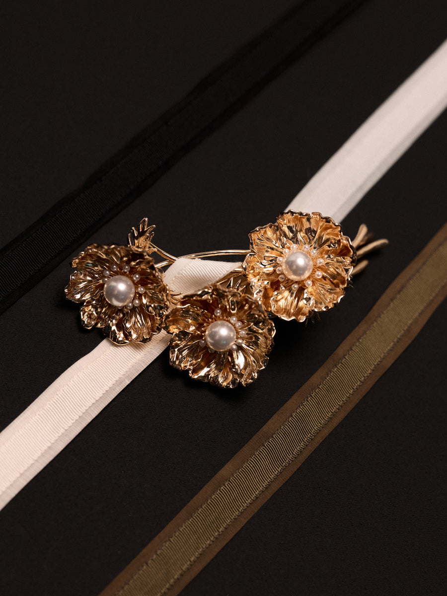 The Poppy Buckle in Gold