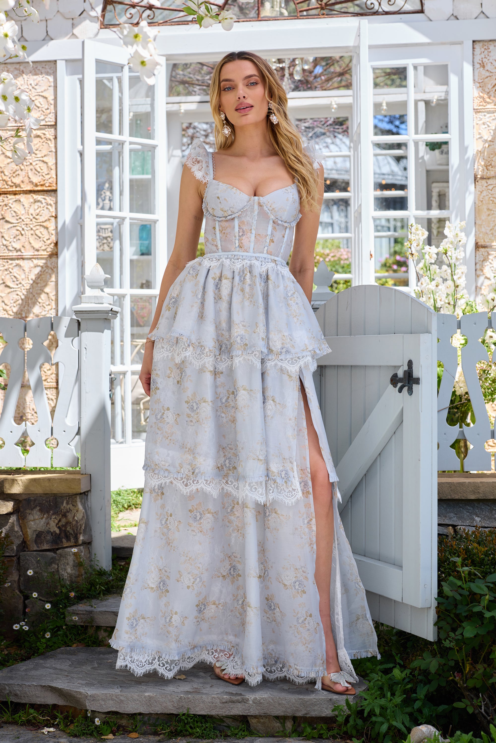 The Jolie Dress in Victorian Blue Roses 4 / Victorian Blue Roses The Jolie Dress in Victorian Blue Roses 4 / Victorian Blue Roses