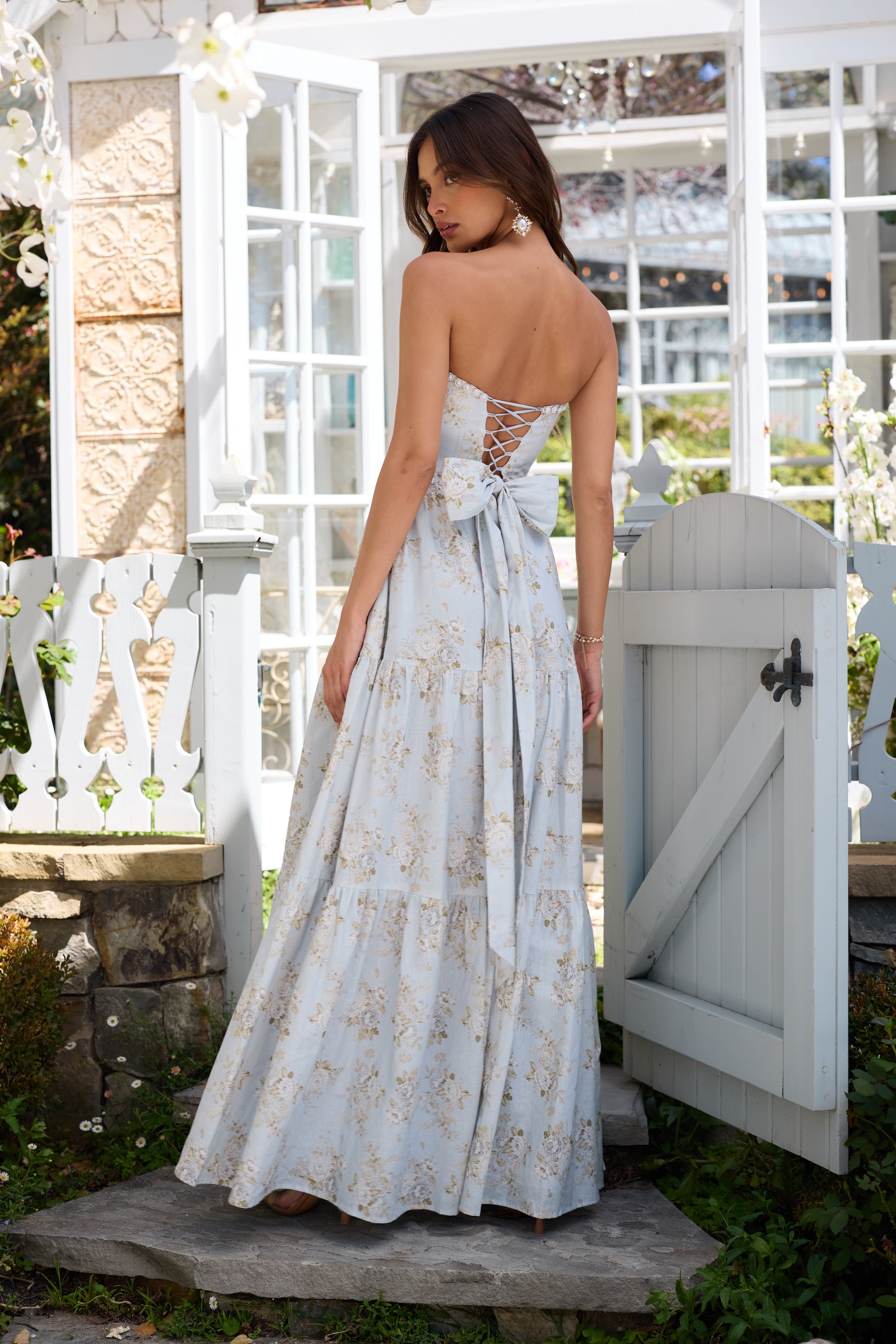 The Vivian Dress in Victorian Blue Roses 12 / Victorian Blue Roses The Vivian Dress in Victorian Blue Roses 12 / Victorian Blue Roses