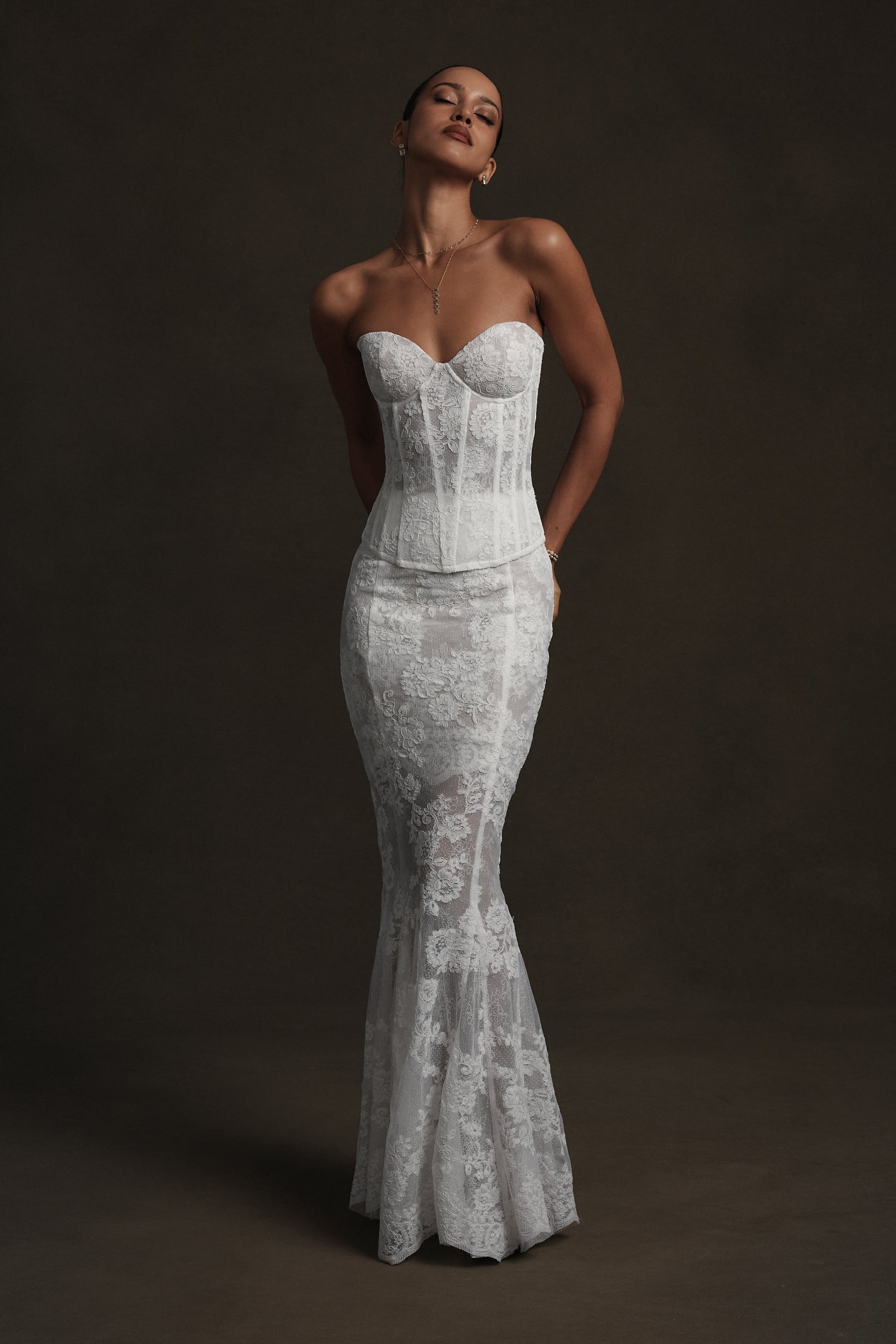 The Athena Set in White Chantilly Lace – V. Chapman