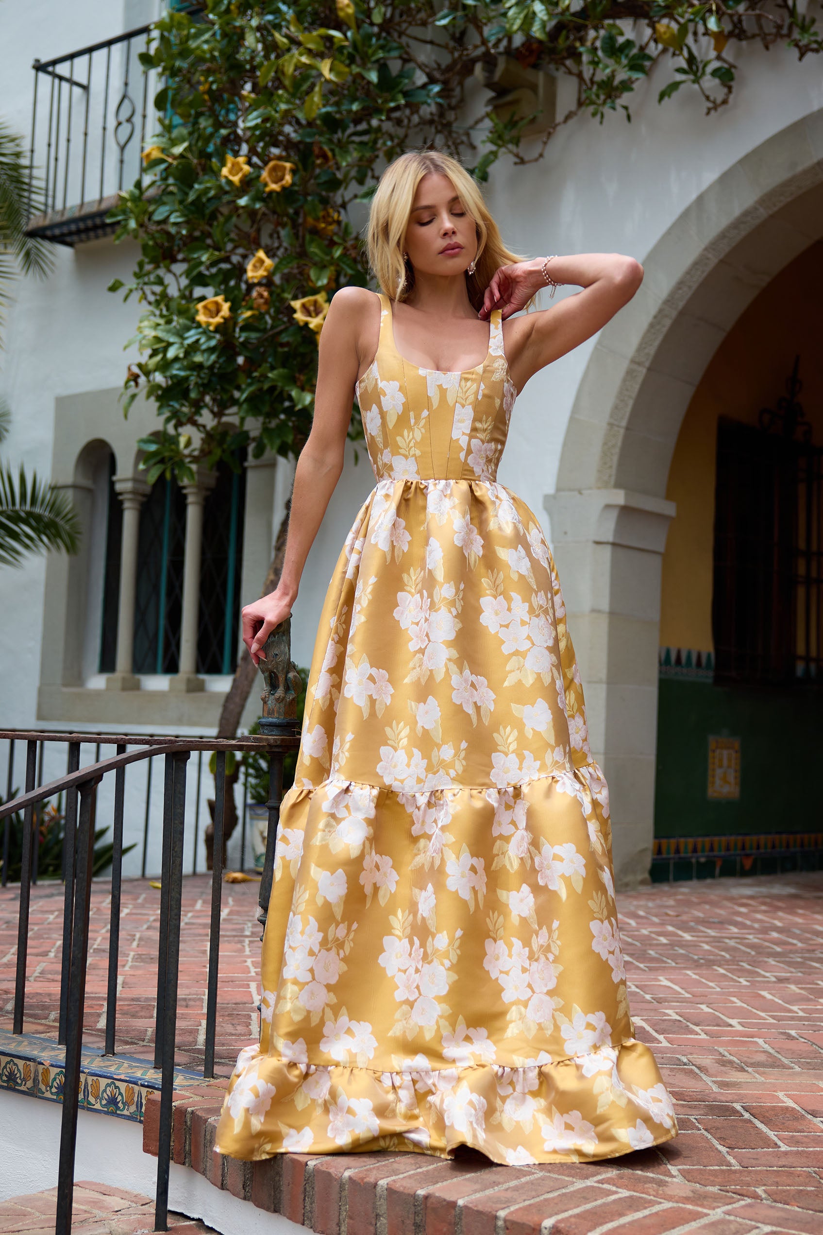 The Avery Dress in Gold Baroque Floral 18 / Gold Baroque Floral The Avery Dress in Gold Baroque Floral 18 / Gold Baroque Floral
