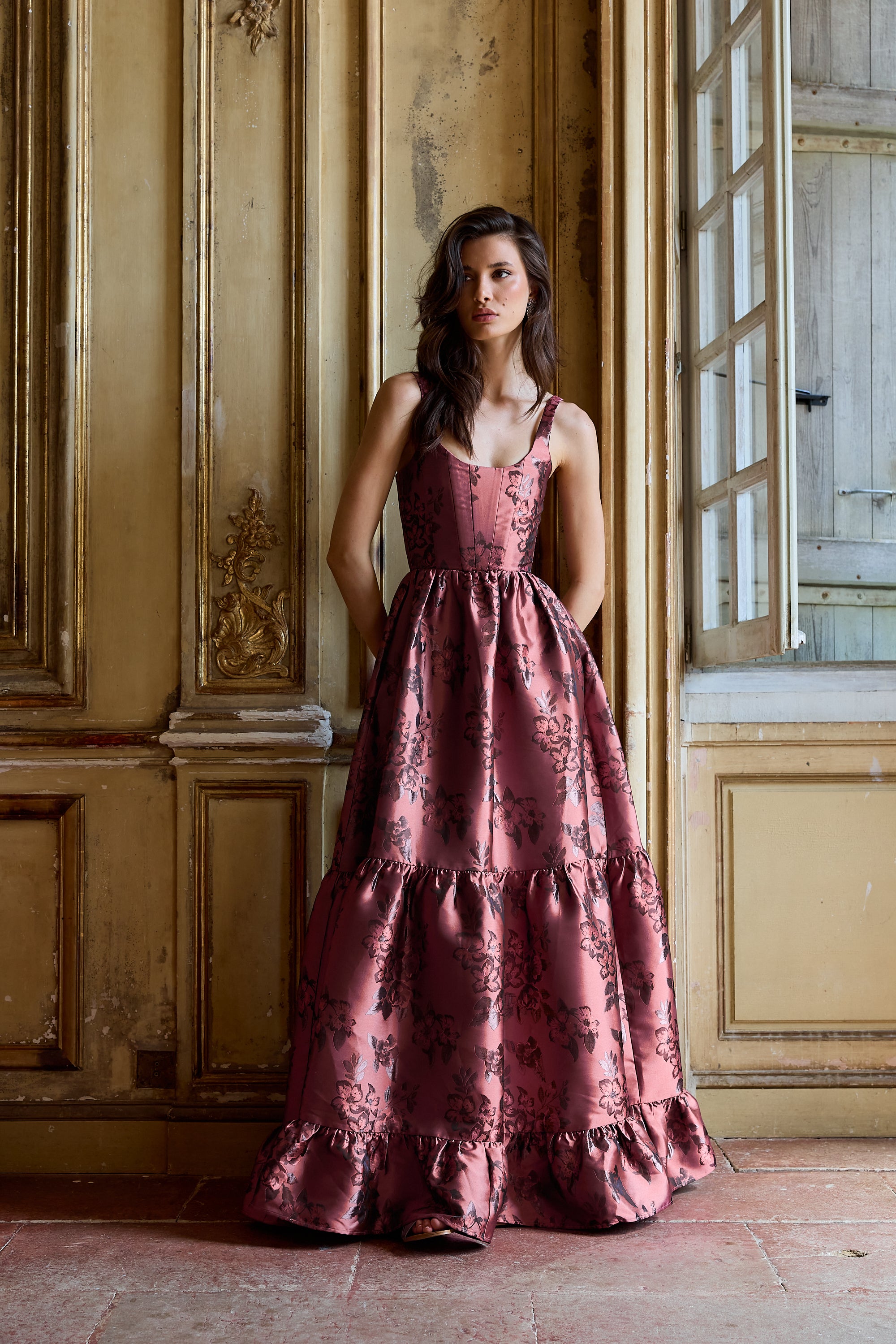 The Avery Dress in Deco Rose Baroque Floral 00 / Deco Rose Baroque Floral The Avery Dress in Deco Rose Baroque Floral 00 / Deco Rose Baroque Floral