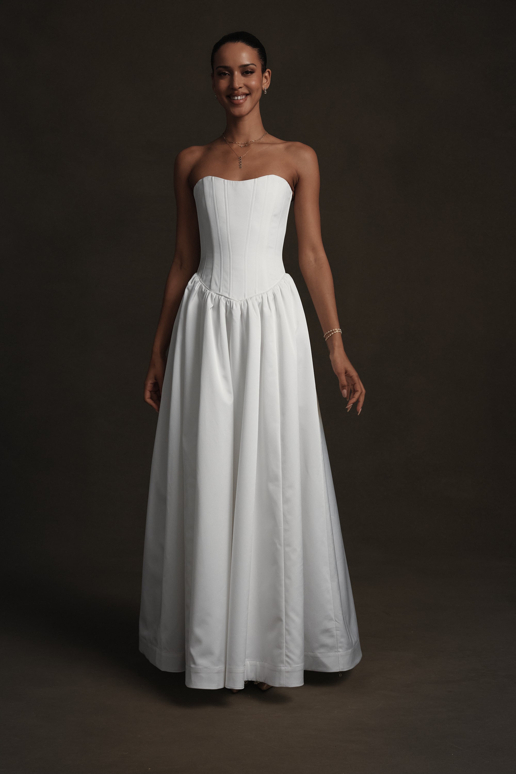 The Clara Gown in White 10 / White The Clara Gown in White 10 / White