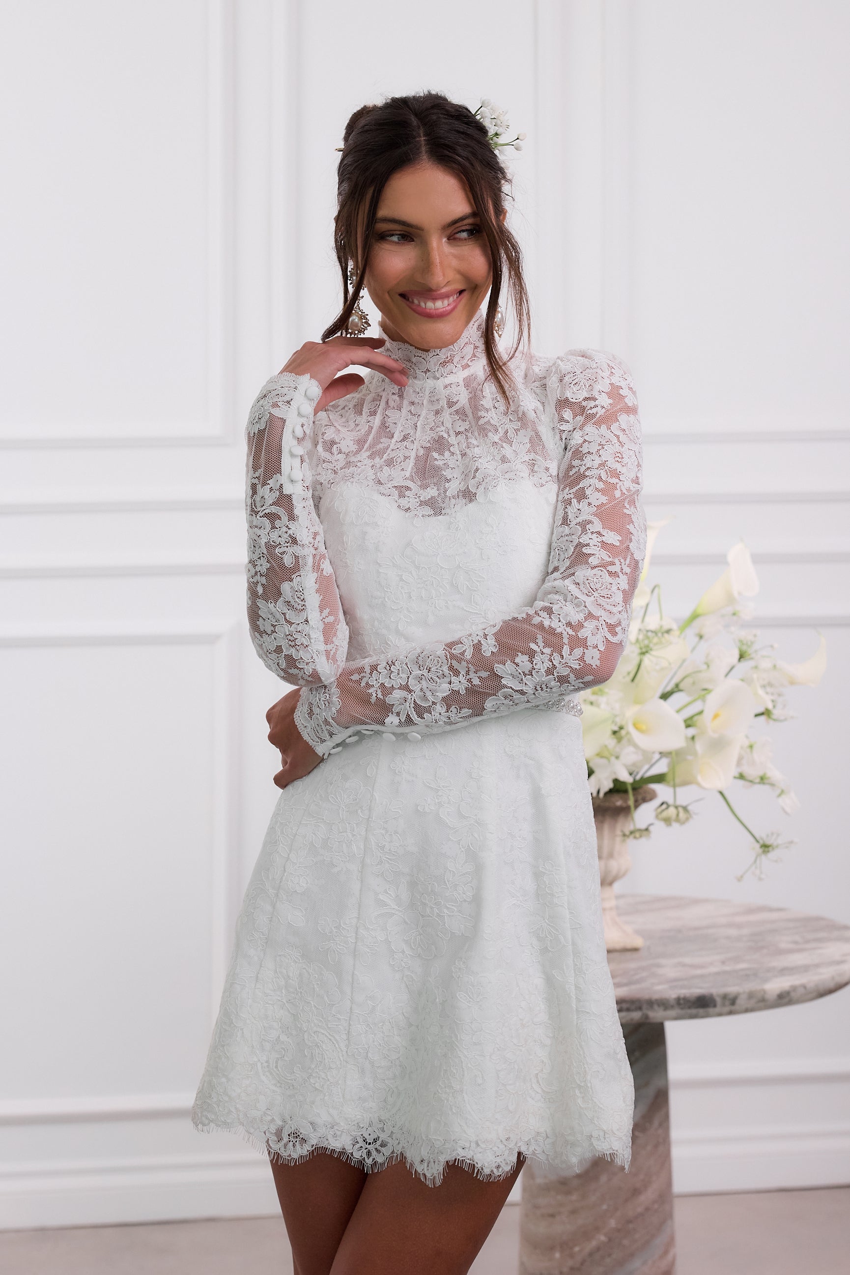 The Gwendolyn Dress in White Chantilly Lace – V. Chapman