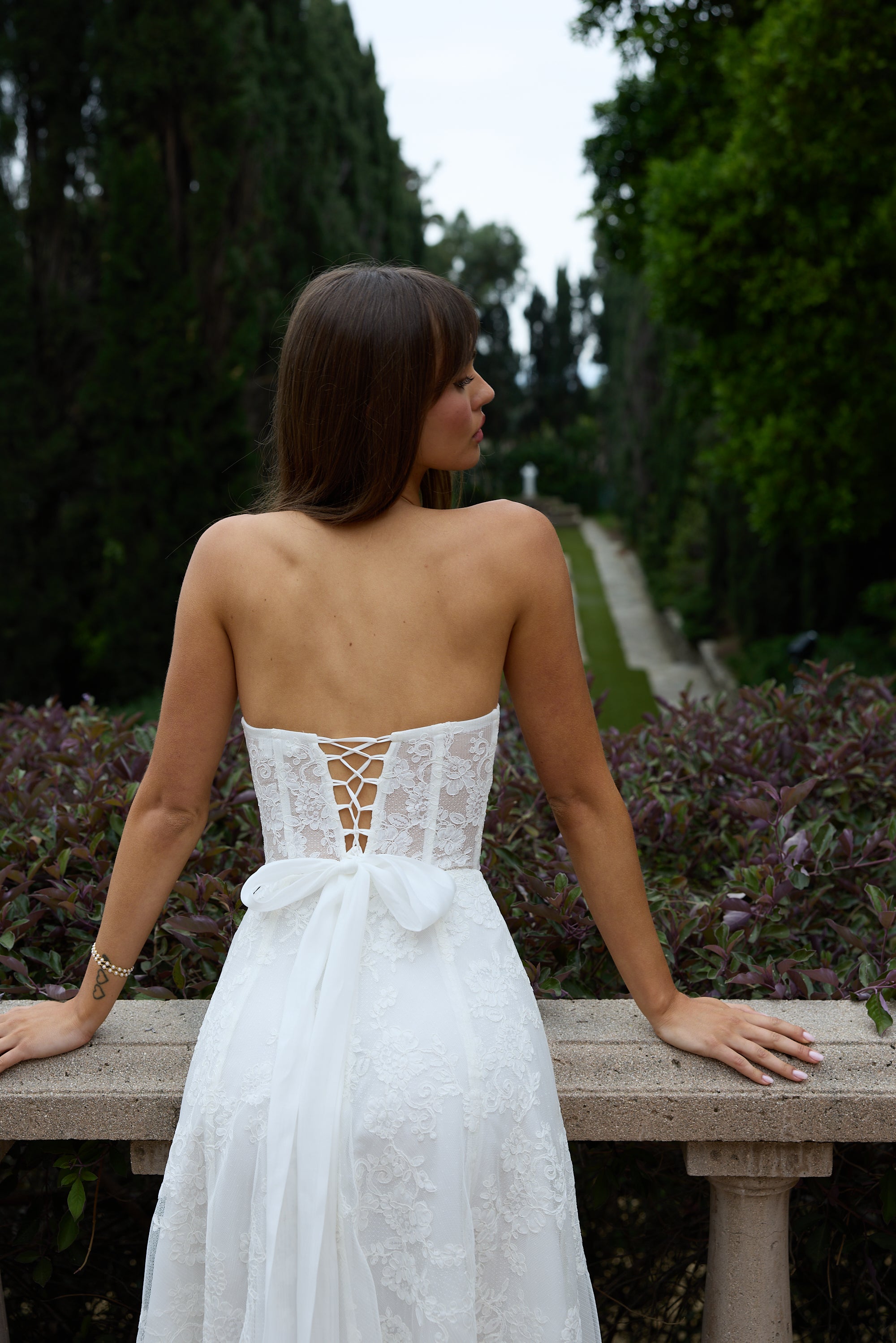capulet midi dress in white chantilly lace V. Chapman Capulet Midi Dress White Chantilly Lace Corset Bridal Wedding Size 6