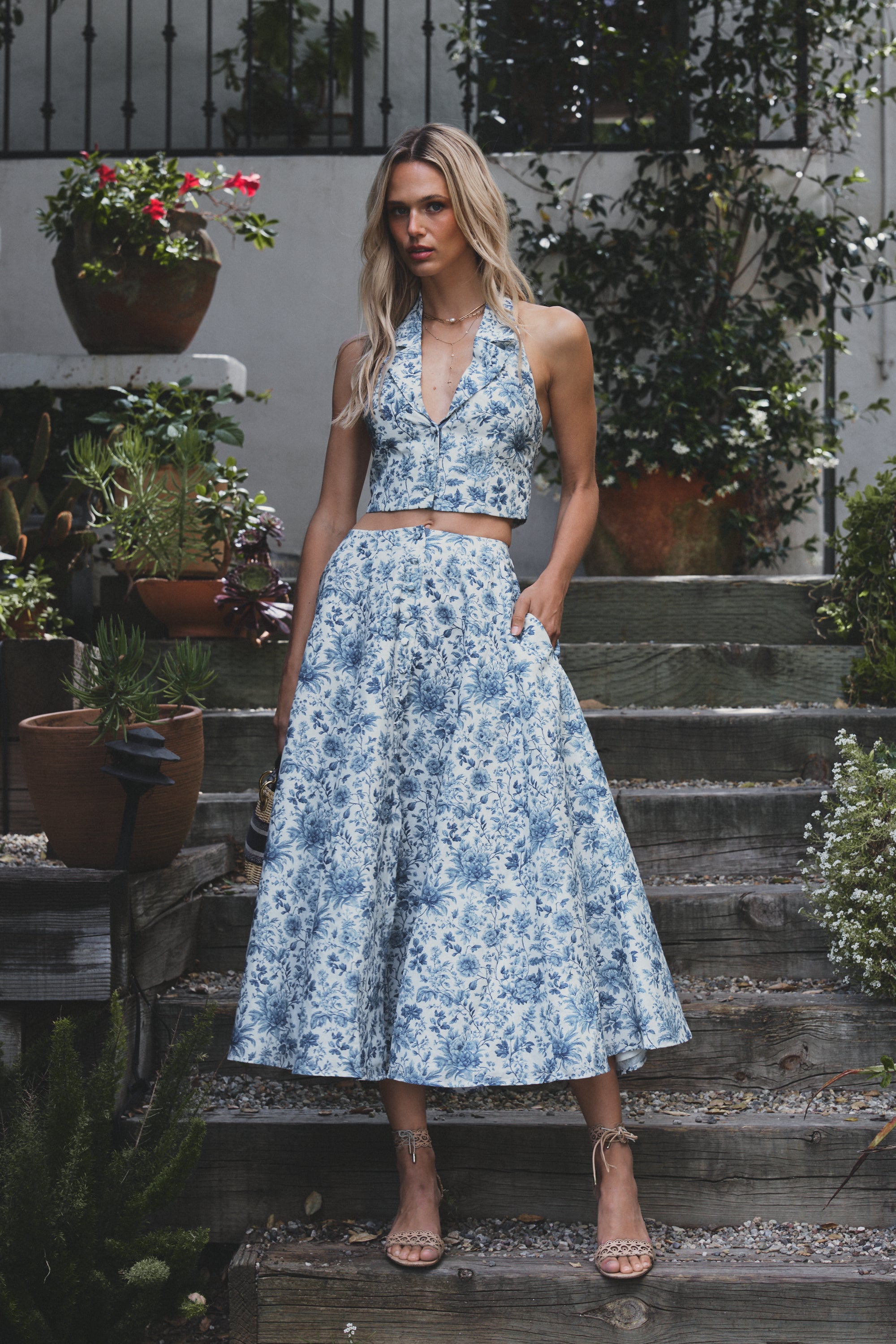 champagne pageant dress Zapaka Women with Slit Mermaid High Neck Sequins Fringed Long Prom Dress, Champagne / US2 Whether you are dressing Positano Off-Shoulder Floral Maxi Color:Black / Dark Blue Gray Style:Maxi