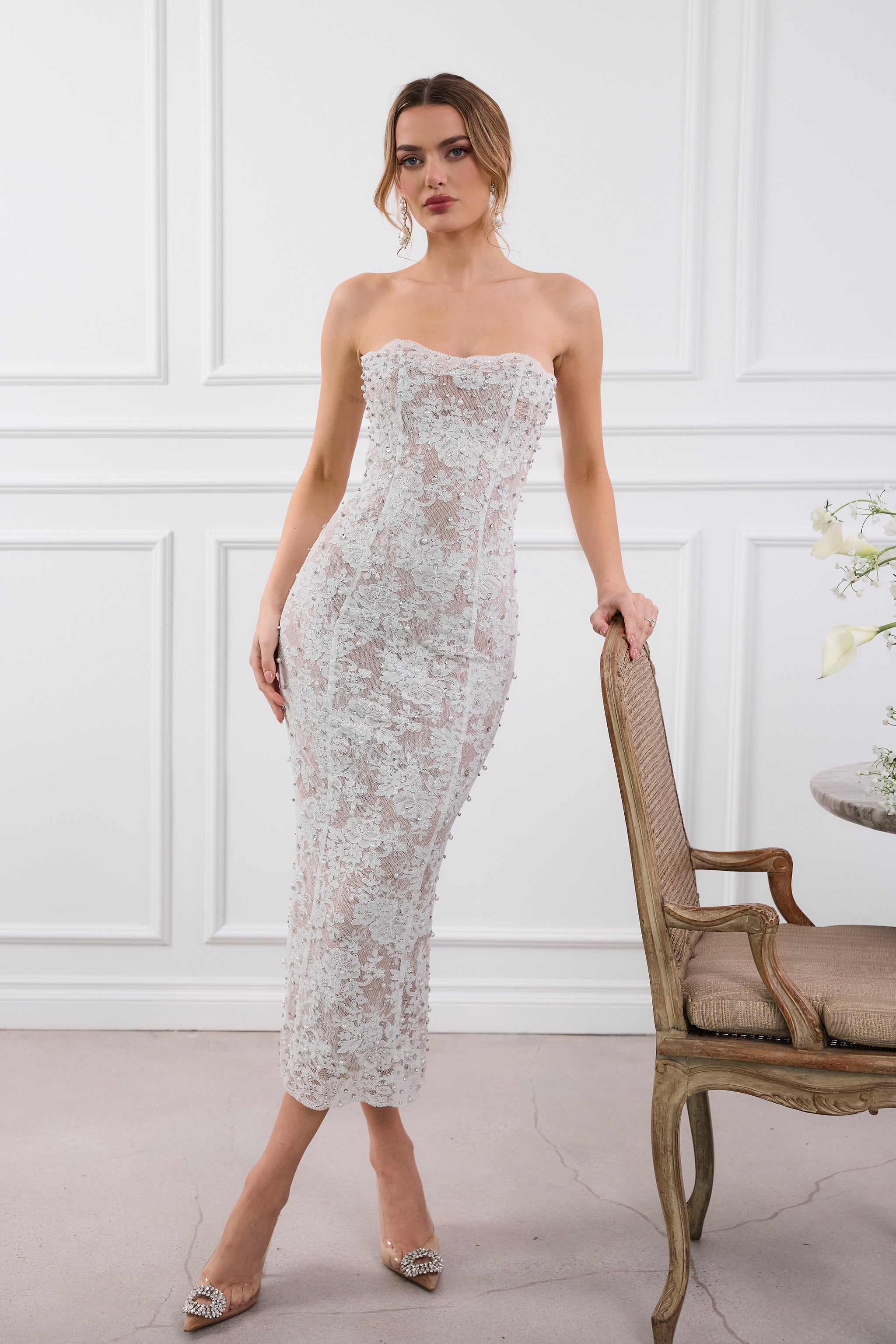 monteau white lace dress The Montague in Chantilly 8 / White Chantilly Lace [color:brown]color_family:brown--8790011674881 32 Waist Size:6 Girls Black Sequined Tight Short