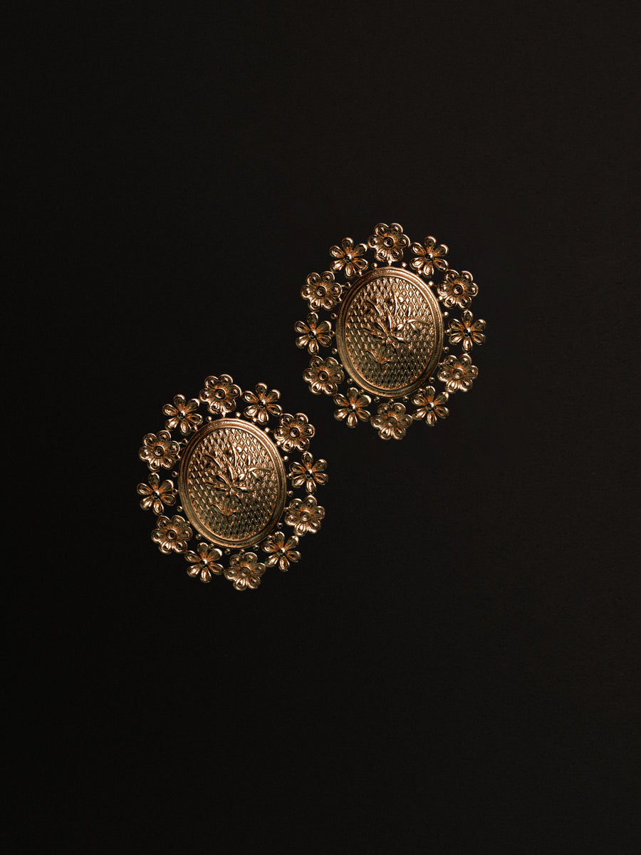 The Floral Motif Earrings in Gold