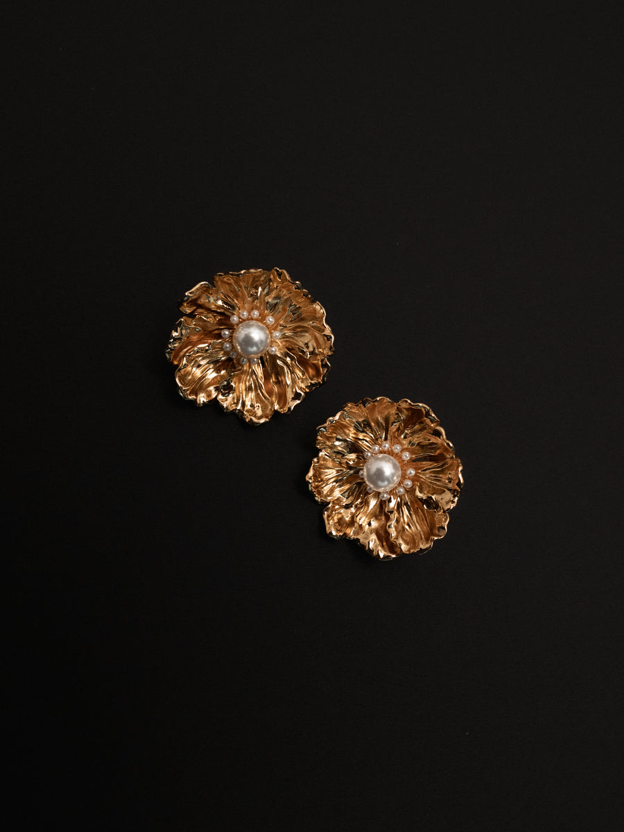 The Poppy Post Earring in Gold