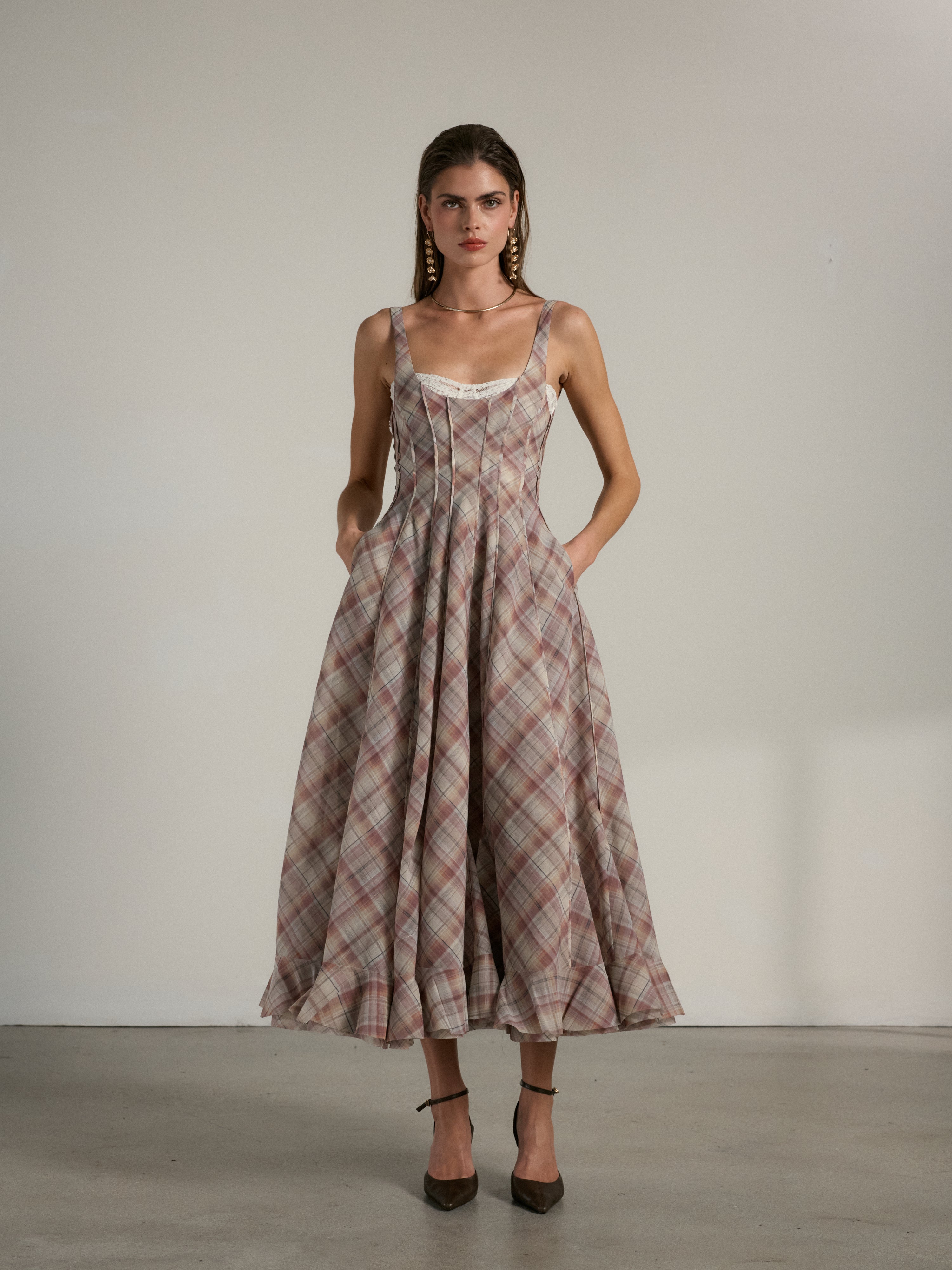 The Catalonia Dress in Plaid 8 / Plaid