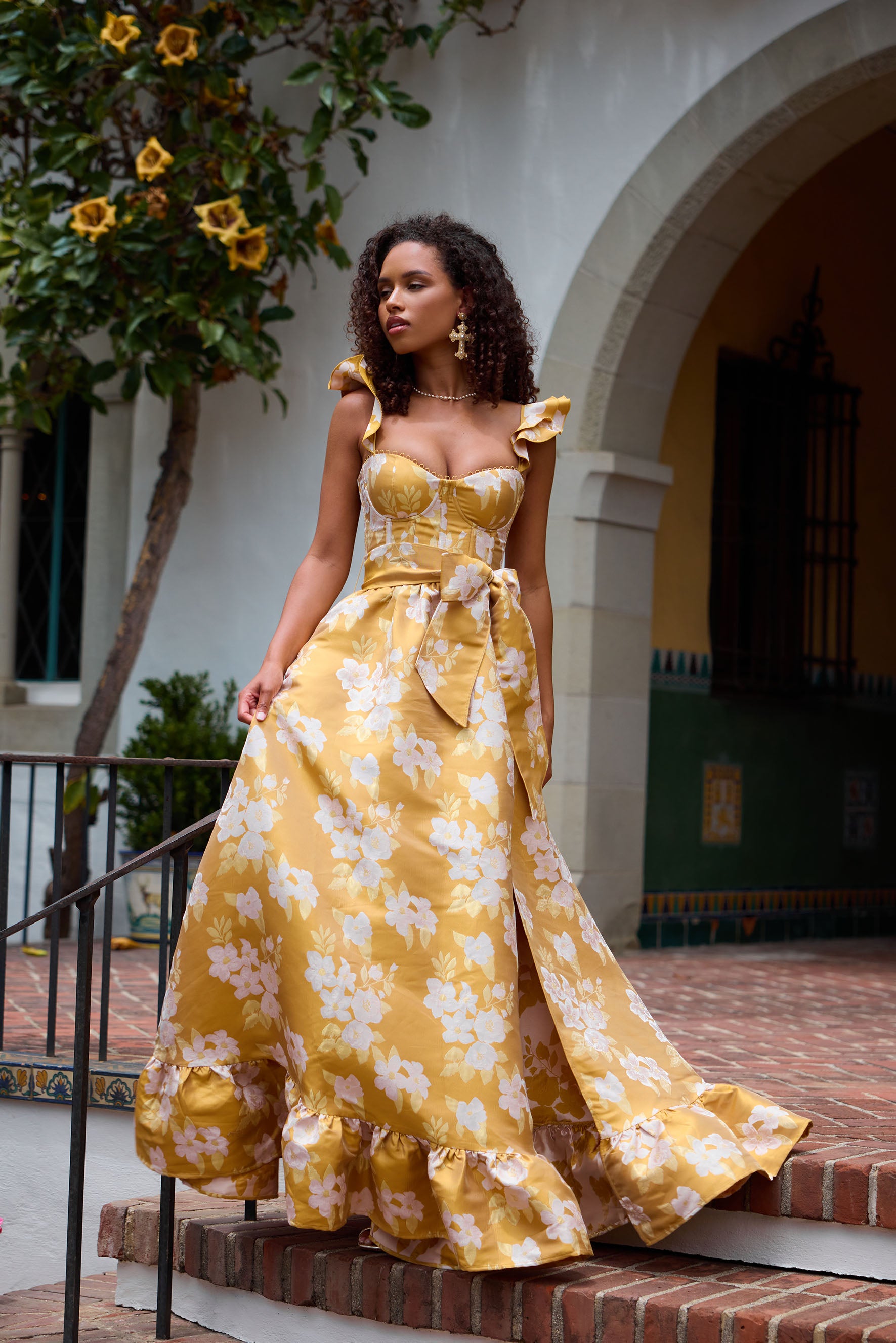 The Veronica Dress in Gold Baroque Floral 4 / Gold Baroque Floral